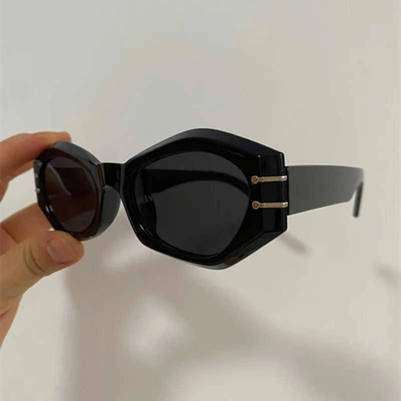Fashion Irregular Sun Glasse Personality Anti-UV Spectacles Women Eyeglasses Simplity Ornamental Google Black Color Sunglasses
Fashion Irregular Sun Glasse Personality Anti-UV Spectacles Women Eyeglasses Simplity Ornamental Google Black Color Sunglasses