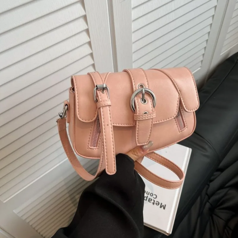 Fashionable Textured Tote Satchel With Letter Logo Casual Chic Also Functions As A Unique Diaper Bag For Women
Fashionable Textured Tote Satchel With Letter Logo Casual Chic Also Functions As A Unique Diaper Bag For Women