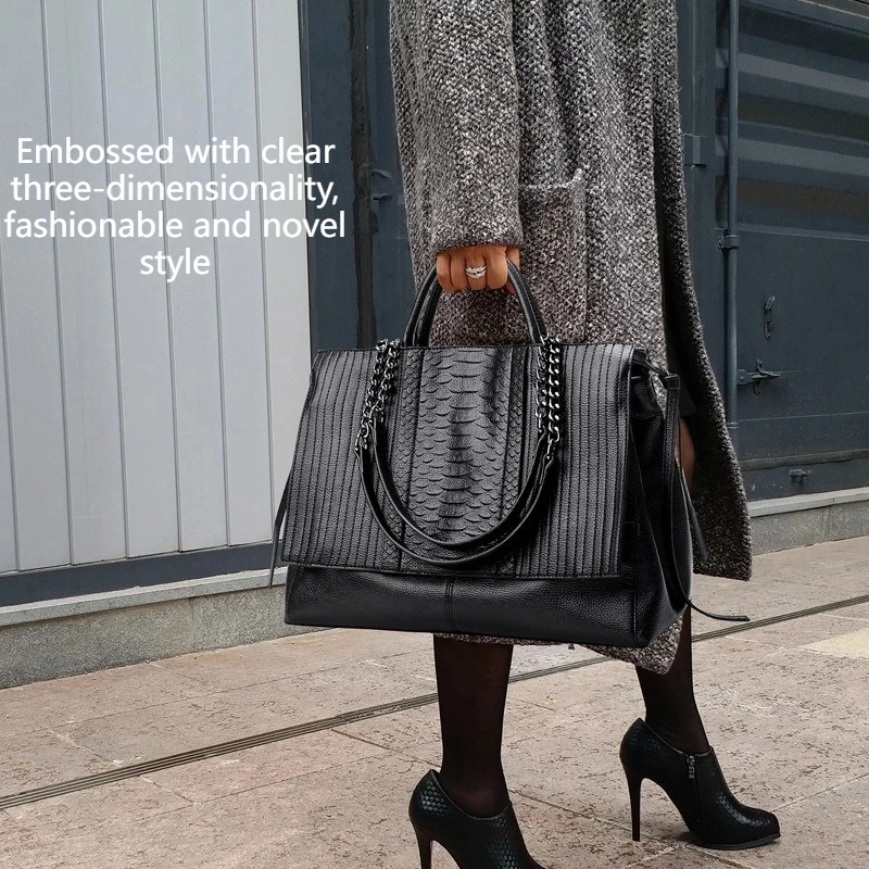 New large capacity simple women's bag light luxury one-shoulder hand-to-work briefcase 
New large capacity simple women's bag light luxury one-shoulder hand-to-work briefcase