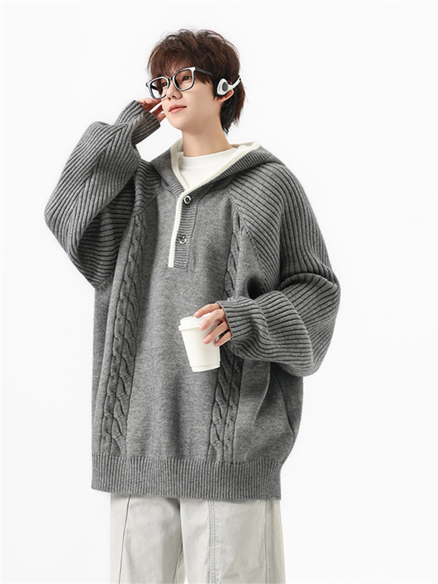 Мужской теплый вязаный свитер с капюшоном в стиле колор-блок, осенне-зимний, свободный крой, премиум-класс, верхняя одежда
Мужской теплый вязаный свитер с капюшоном в стиле колор-блок, осенне-зимний, свободный крой, премиум-класс, верхняя одежда