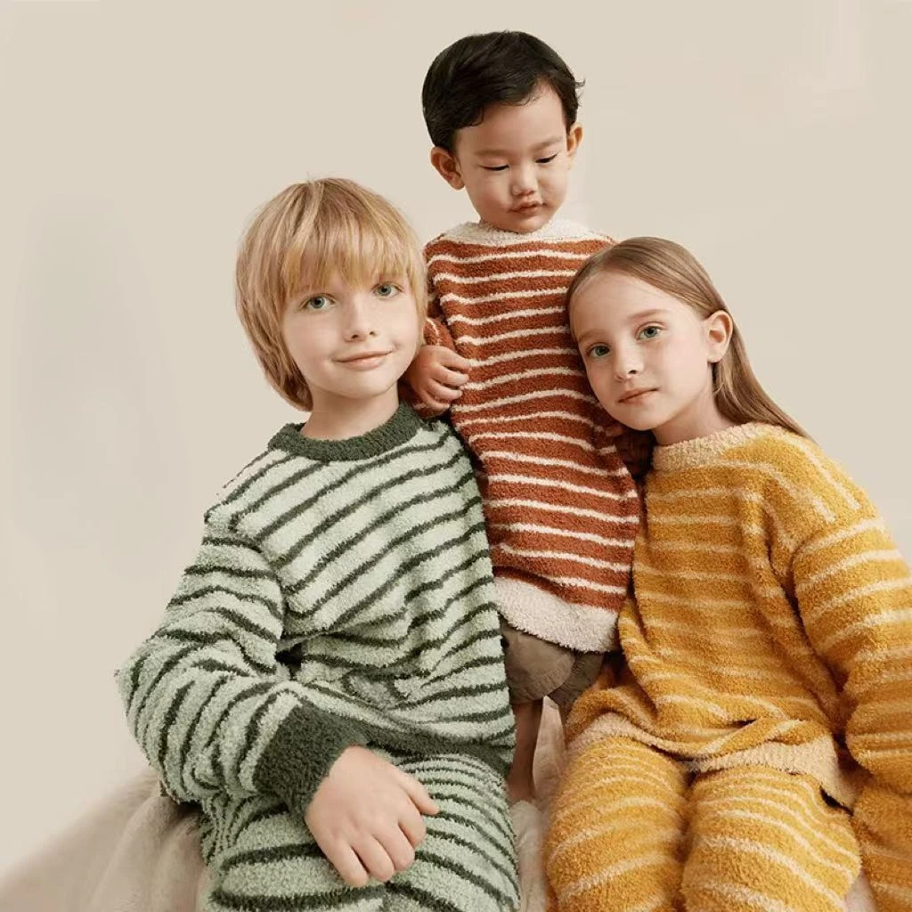 Striped Coral Velvet Pajama Set Autumn and Winter New Fashionable Plush Thick Casual Comfortable Pajama Set
Striped Coral Velvet Pajama Set Autumn and Winter New Fashionable Plush Thick Casual Comfortable Pajama Set