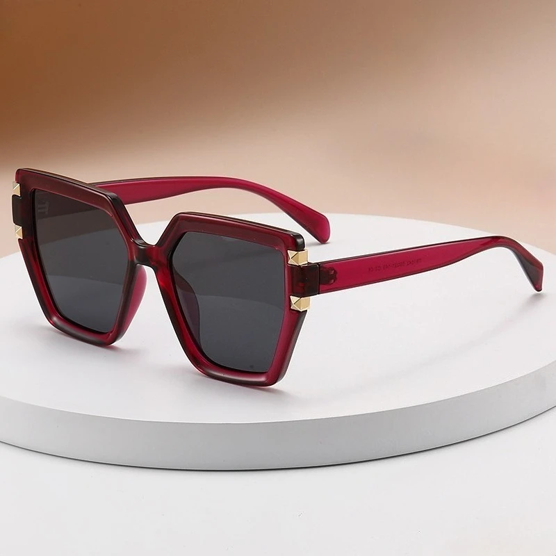 Unisex Oversized Cat-Eye Polarized Sunglasses Fashionable Retro Ins Street Style Studded Design TR90 Outdoor UV400 Sun Glasses
Unisex Oversized Cat-Eye Polarized Sunglasses Fashionable Retro Ins Street Style Studded Design TR90 Outdoor UV400 Sun Glasses