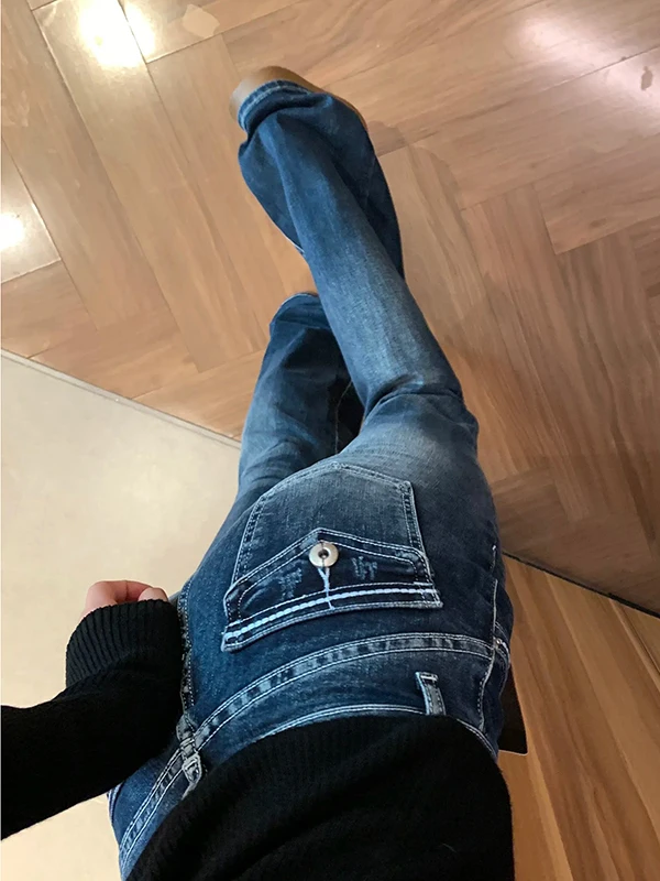 Американские ретро-джинсы-клеш для женщин, с низкой посадкой, облегающие, не прилипающие к ногам, зимние, из потертого денима
Американские ретро-джинсы-клеш для женщин, с низкой посадкой, облегающие, не прилипающие к ногам, зимние, из потертого денима