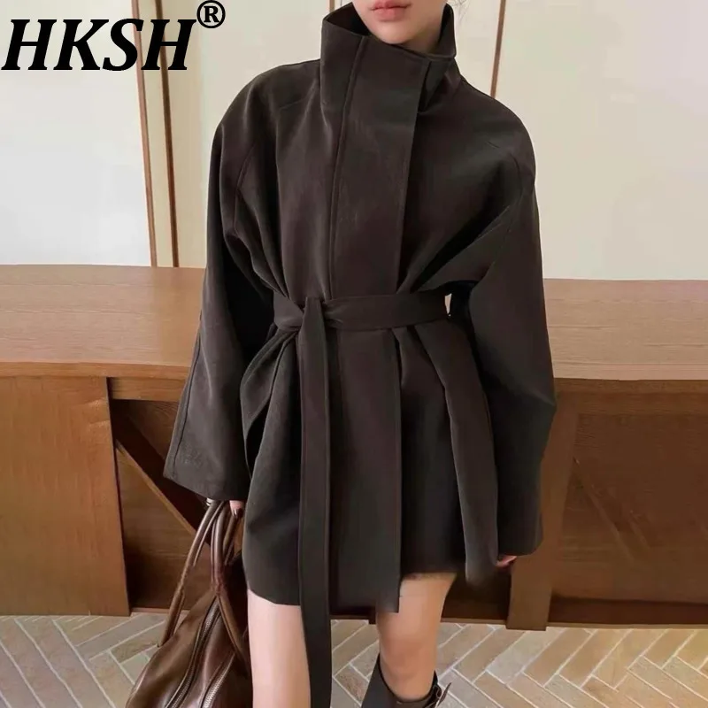 HKSH Spring Autumn New Women Jacket Solid Color Stand Collar Long Sleeve Belted Streetwear Dark Elegant Trendy Chic Coat HK12586
HKSH Spring Autumn New Women Jacket Solid Color Stand Collar Long Sleeve Belted Streetwear Dark Elegant Trendy Chic Coat HK12586