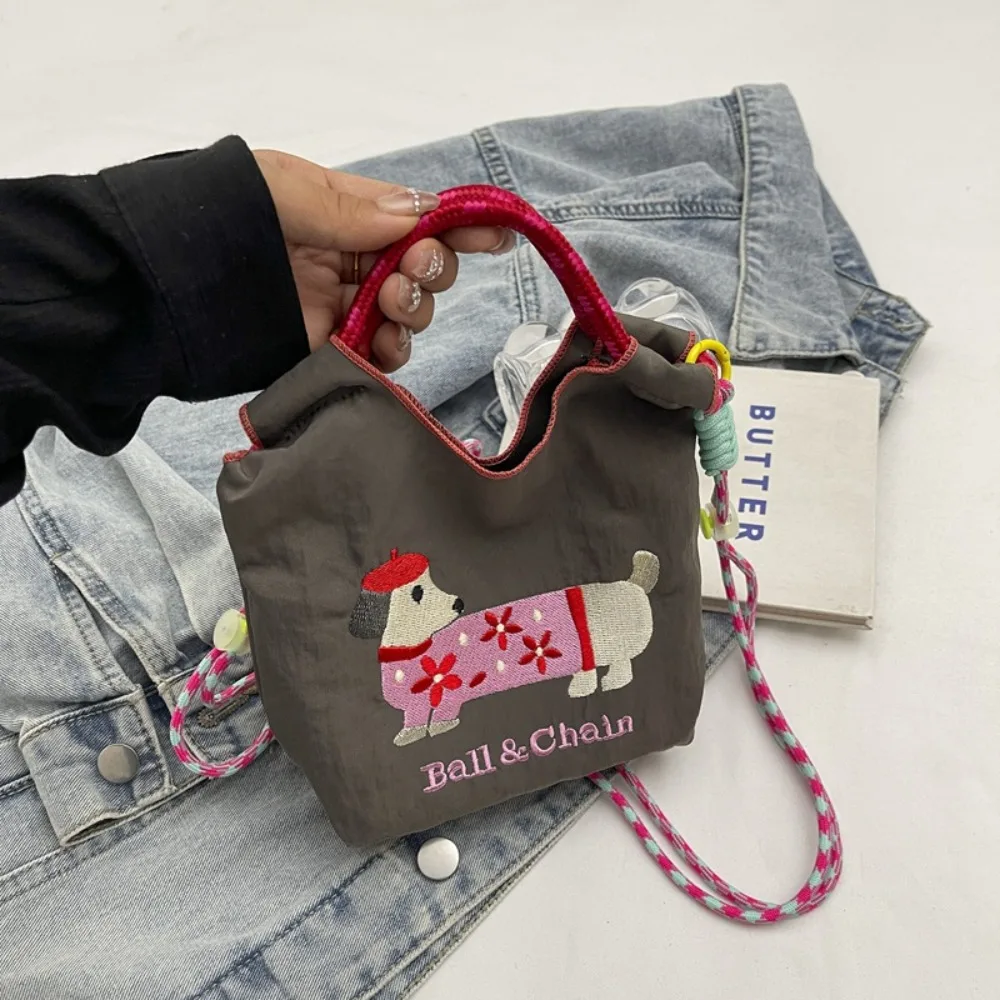 Креативные сумки через плечо с мультяшной вышивкой, женские повседневные сумки, портативная большая вместительная женская дорожная сумка-тоут, сумка 
Креативные сумки через плечо с мультяшной вышивкой, женские повседневные сумки, портативная большая вместительная женская дорожная сумка-тоут, сумка