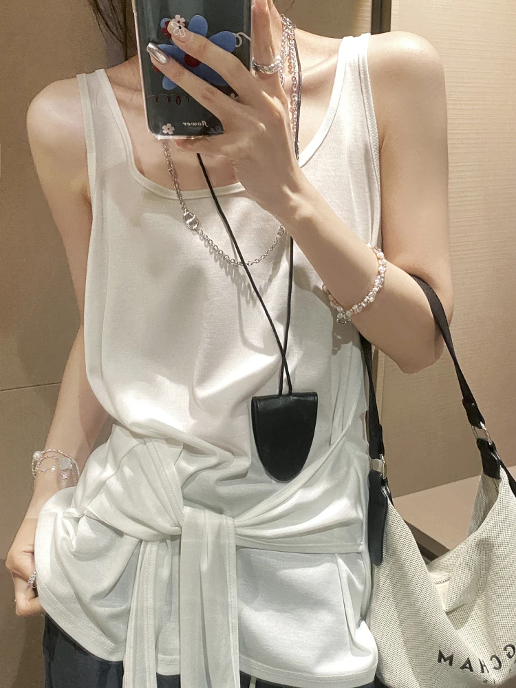 FEELROOM Raffia U-Neck Knotted Design Summer Casual Loose Sleeveless Top Pure Color Versatile Loose Fit Casual Style Vest
FEELROOM Raffia U-Neck Knotted Design Summer Casual Loose Sleeveless Top Pure Color Versatile Loose Fit Casual Style Vest