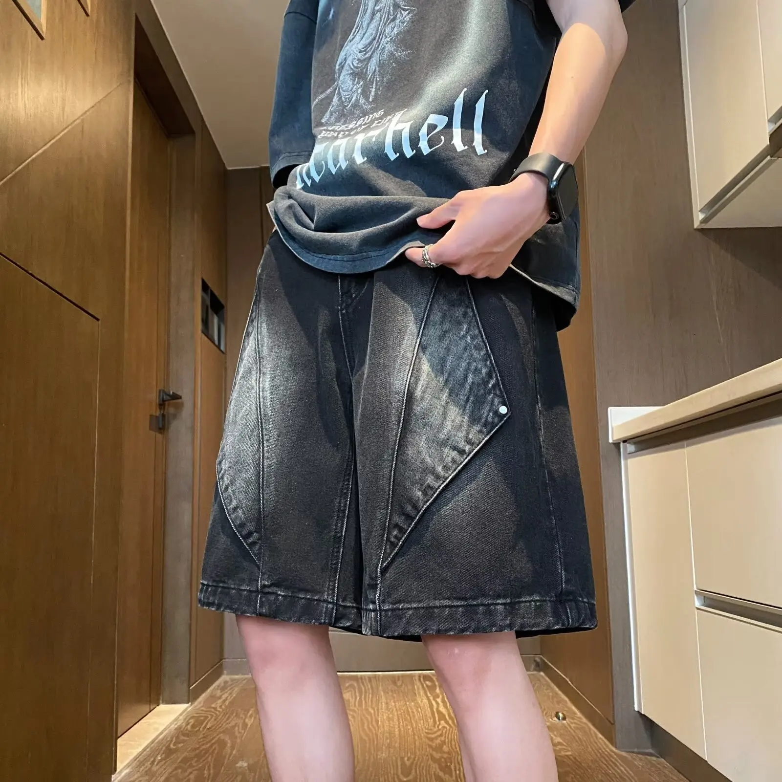 Мужские джинсы American Sle, летние тонкие винтажные свободные прямые джинсы с завышенной талией в пять четвертей, молодежные модные
Мужские джинсы American Sle, летние тонкие винтажные свободные прямые джинсы с завышенной талией в пять четвертей, молодежные модные