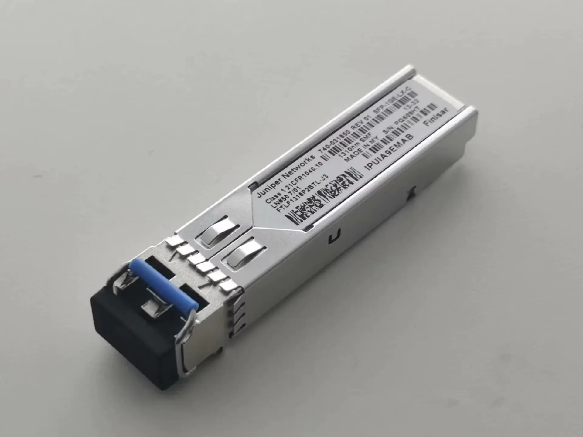 Juniper Networks SFP-1GE-LX-C 740-031850 FTLF1318P2BTL-J3 1310NM 10KM SFP Fiber Optical
Juniper Networks SFP-1GE-LX-C 740-031850 FTLF1318P2BTL-J3 1310NM 10KM SFP Fiber Optical