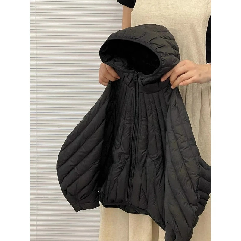 Корейская версия хлопчатобумажной куртки для девочек, короткая дизайнерская зимняя одежда, легкая куртка
Корейская версия хлопчатобумажной куртки для девочек, короткая дизайнерская зимняя одежда, легкая куртка