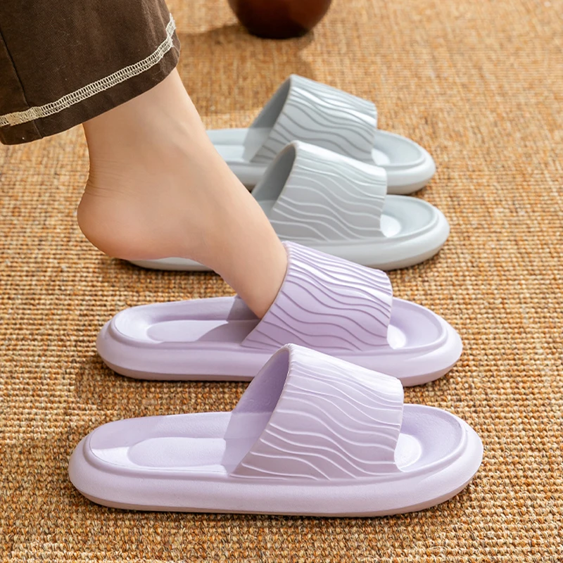 Летние женские тапочки на мягкой подошве из ЭВА, домашние повседневные шлепанцы на плоской подошве, нескользящие сандалии для ванной комнаты, уличные мужские пляжные шлепанцы, обувь
Летние женские тапочки на мягкой подошве из ЭВА, домашние повседневные шлепанцы на плоской подошве, нескользящие сандалии для ванной комнаты, уличные мужские пляжные шлепанцы, обувь