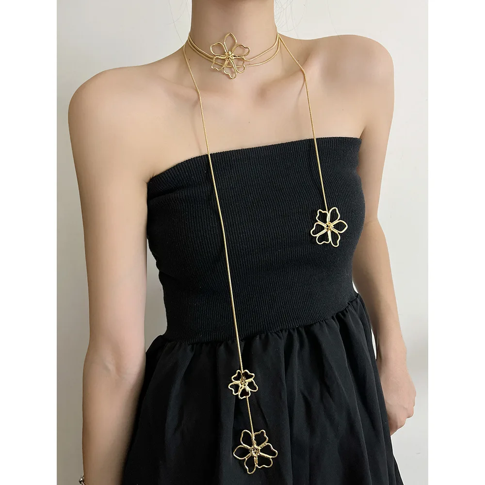 Fashion Elegant Classic Temperament Light Luxury Flower Necklace, Suitable For Women's Banquet Collocation
Fashion Elegant Classic Temperament Light Luxury Flower Necklace, Suitable For Women's Banquet Collocation