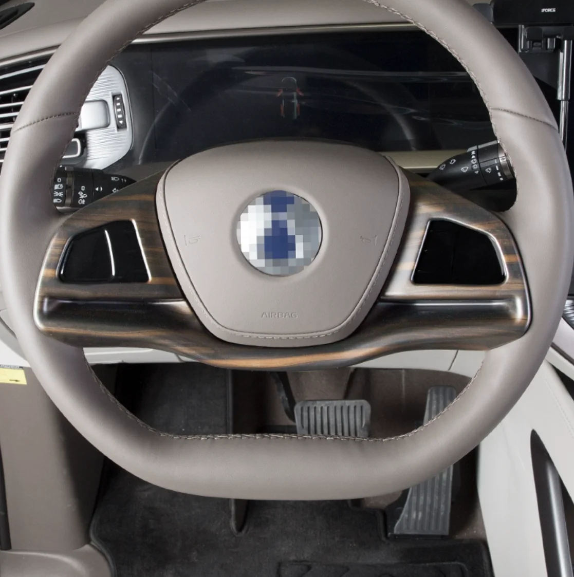 Suitable for BYD DENZA D9 2023 steering wheel ABS decoration Auto Parts carbon fibre Peach wood
Suitable for BYD DENZA D9 2023 steering wheel ABS decoration Auto Parts carbon fibre Peach wood