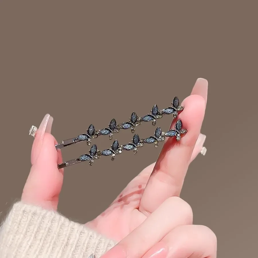 2Pcs/set Exquisite Rhinestone Glaze Butterfly Hairpin Cute and Sweet Women's Side Clip One-word Clip Simple Hair Accessories
2Pcs/set Exquisite Rhinestone Glaze Butterfly Hairpin Cute and Sweet Women's Side Clip One-word Clip Simple Hair Accessories