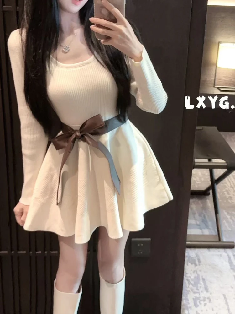 LXYG Autumn Winter High Waist Knitted Dress with Bow Belt Slimming Inner Skirt Elegant Lady Style Long Sleeve U-Neck Dress
LXYG Autumn Winter High Waist Knitted Dress with Bow Belt Slimming Inner Skirt Elegant Lady Style Long Sleeve U-Neck Dress