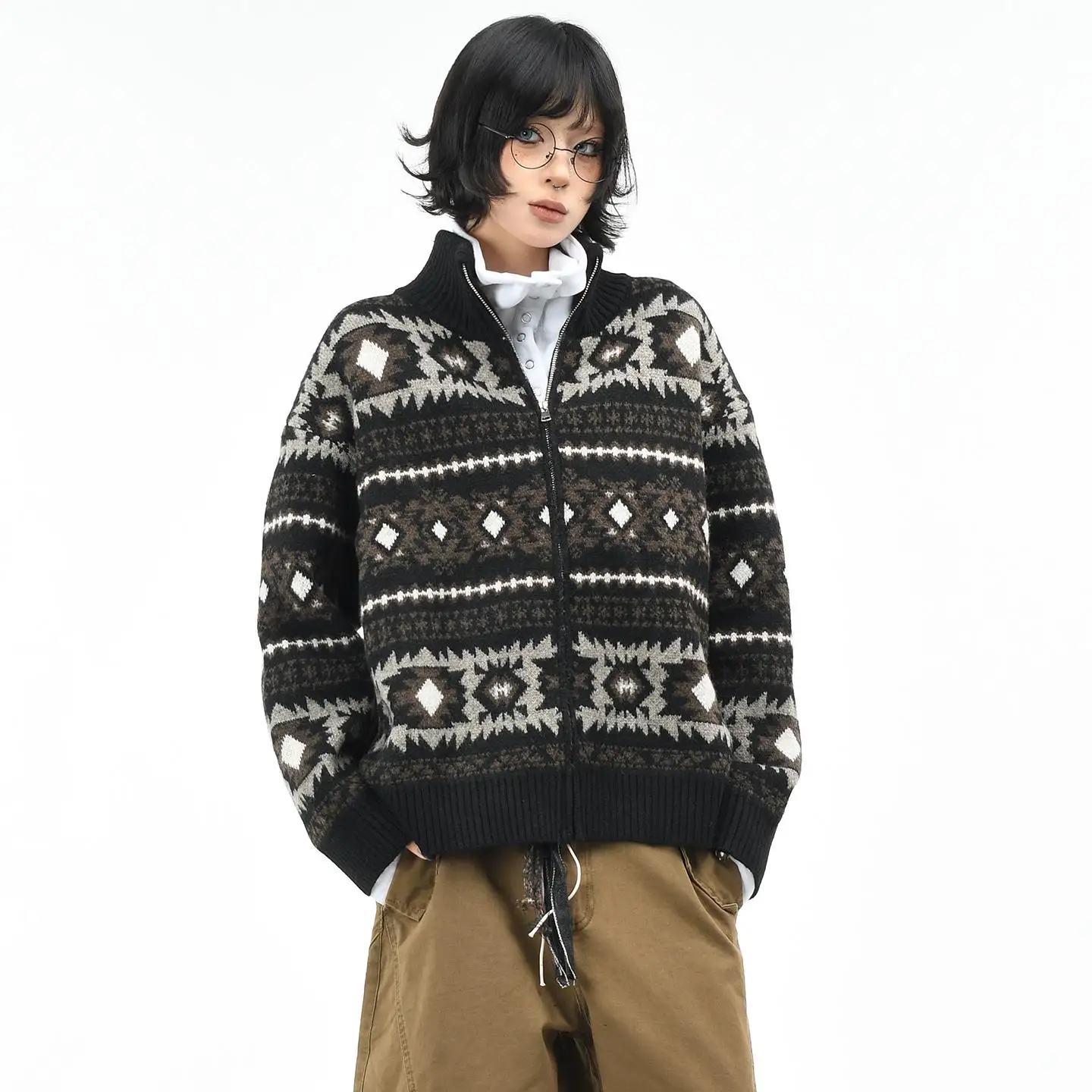 Вязаный свитер в американском стиле ретро Fair Isle, кардиган свободного покроя, осень-зима, теплая верхняя одежда с геометрическим узором для пар
Вязаный свитер в американском стиле ретро Fair Isle, кардиган свободного покроя, осень-зима, теплая верхняя одежда с геометрическим узором для пар