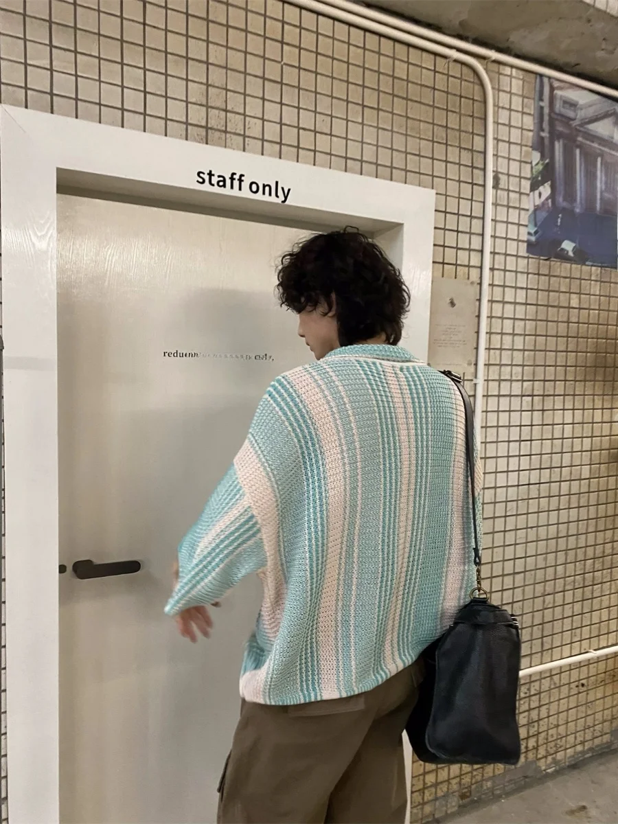 Американский гавайский цветной блуз в полоску с вырезами ort Sve Мужской повседневный свободный летний вязаный топ Five-Quarter Sve Flip C...
Американский гавайский цветной блуз в полоску с вырезами ort Sve Мужской повседневный свободный летний вязаный топ Five-Quarter Sve Flip C...