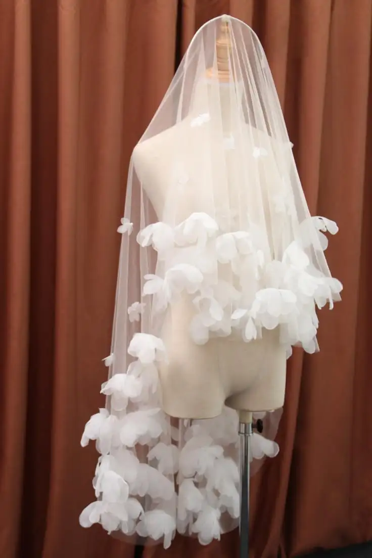 180cm Wedding Veils One Layer Florals Soft Tulle Bridal Veil Flower Bride Headpiece Formal Party Women Accessories
180cm Wedding Veils One Layer Florals Soft Tulle Bridal Veil Flower Bride Headpiece Formal Party Women Accessories