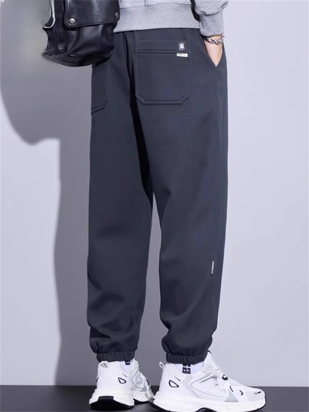 Men's Casual Pants Spring 2026 Heavyweight Hooded Pure Color Versatile Men's Sports Pants Loose Fit Elastic Waist
Men's Casual Pants Spring 2026 Heavyweight Hooded Pure Color Versatile Men's Sports Pants Loose Fit Elastic Waist