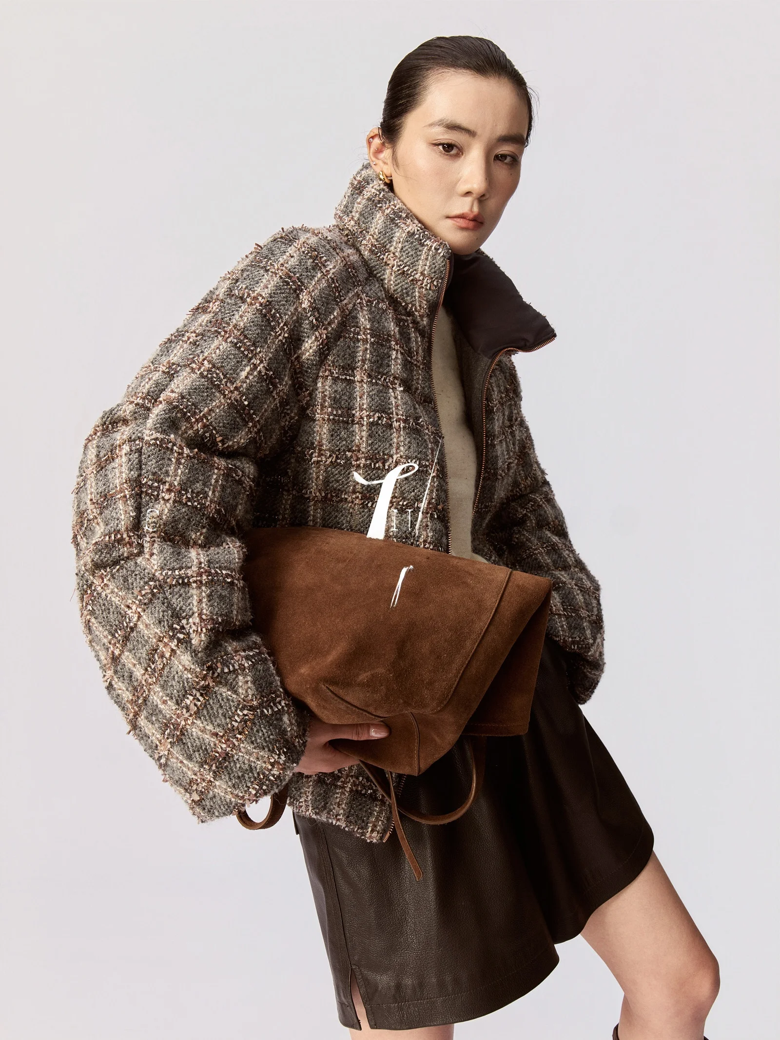 Winter New Heavyweight Woolen Du down Jaet Stand Collar Thiened Warm Coat White Du Feather 90% Plaid Design Women's Coat
Winter New Heavyweight Woolen Du down Jaet Stand Collar Thiened Warm Coat White Du Feather 90% Plaid Design Women's Coat