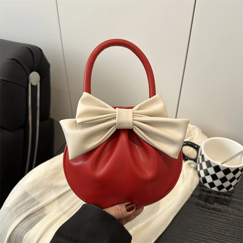 Fashion Bow Handbag Red Wedding Purse Soft Leather Bag For Women Trend Party Clutch Bag Korean Style Y2K Brand Wrist Bag
Fashion Bow Handbag Red Wedding Purse Soft Leather Bag For Women Trend Party Clutch Bag Korean Style Y2K Brand Wrist Bag