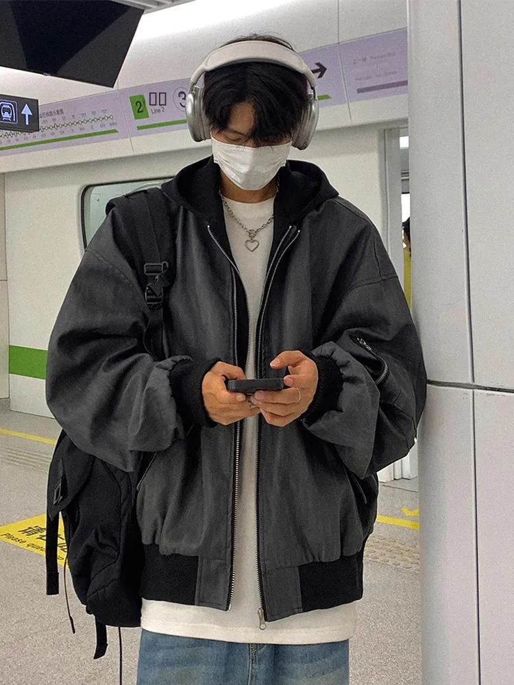 Мужская демисезонная куртка-бомбер с капюшоном, двойной молнией, в корейском стиле, для города, приталенная, удлиненная
Мужская демисезонная куртка-бомбер с капюшоном, двойной молнией, в корейском стиле, для города, приталенная, удлиненная