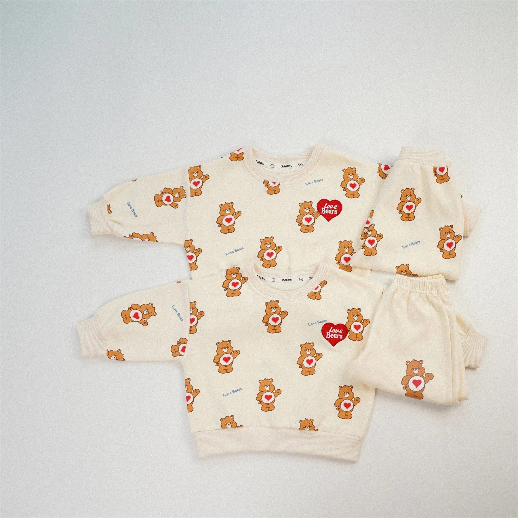 2025 Autumn New Children Long Sleeve Clothes Set Boys Girls Sweatshirt + Pants Baby Cartoon Print 2pcs Suit Kids Casual Outfits
2025 Autumn New Children Long Sleeve Clothes Set Boys Girls Sweatshirt + Pants Baby Cartoon Print 2pcs Suit Kids Casual Outfits