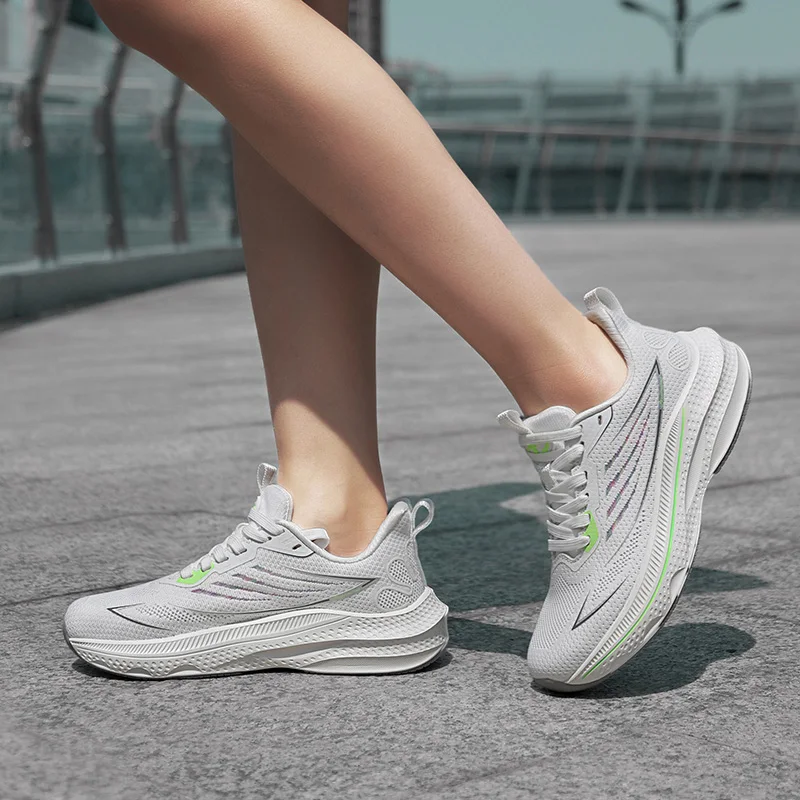 Высококачественная спортивная обувь для пар, мужские и женские прогулочные кроссовки с мягкой подошвой, дышащие кроссовки для мужчин, противоскользящие
Высококачественная спортивная обувь для пар, мужские и женские прогулочные кроссовки с мягкой подошвой, дышащие кроссовки для мужчин, противоскользящие