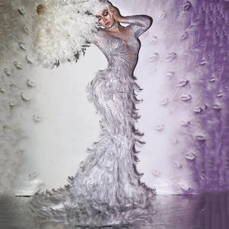 Sparkly Crystals White Pink Feather Long Tail Dress Women Elegant Evening Wedding Celebrate Prom Party Dress Singer Stage Wear
Sparkly Crystals White Pink Feather Long Tail Dress Women Elegant Evening Wedding Celebrate Prom Party Dress Singer Stage Wear