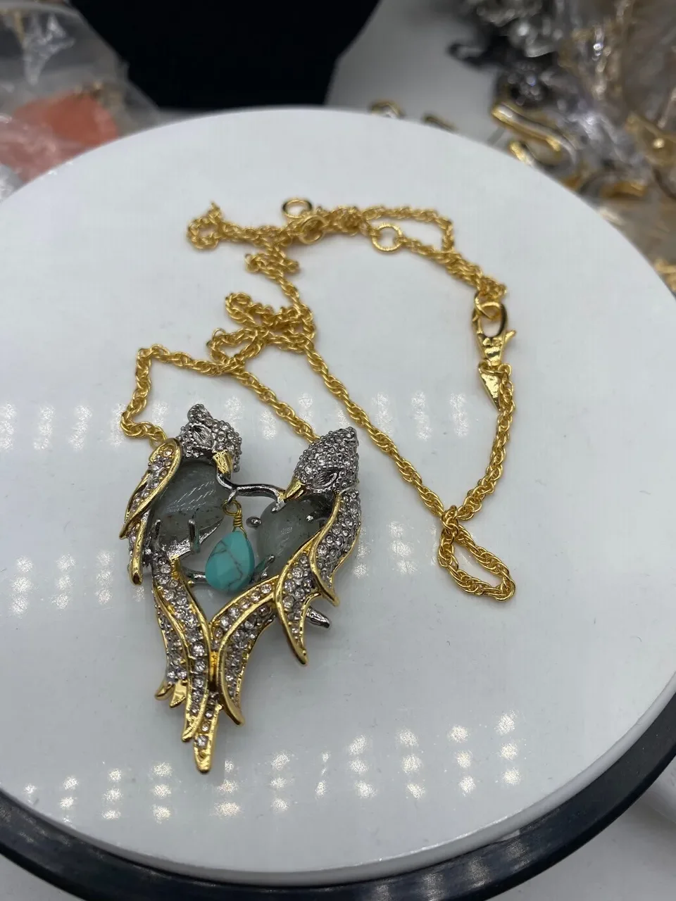 European And American Retro Fashion Trend Parrot Series Jewelry For Woman 2022 Trend
European And American Retro Fashion Trend Parrot Series Jewelry For Woman 2022 Trend