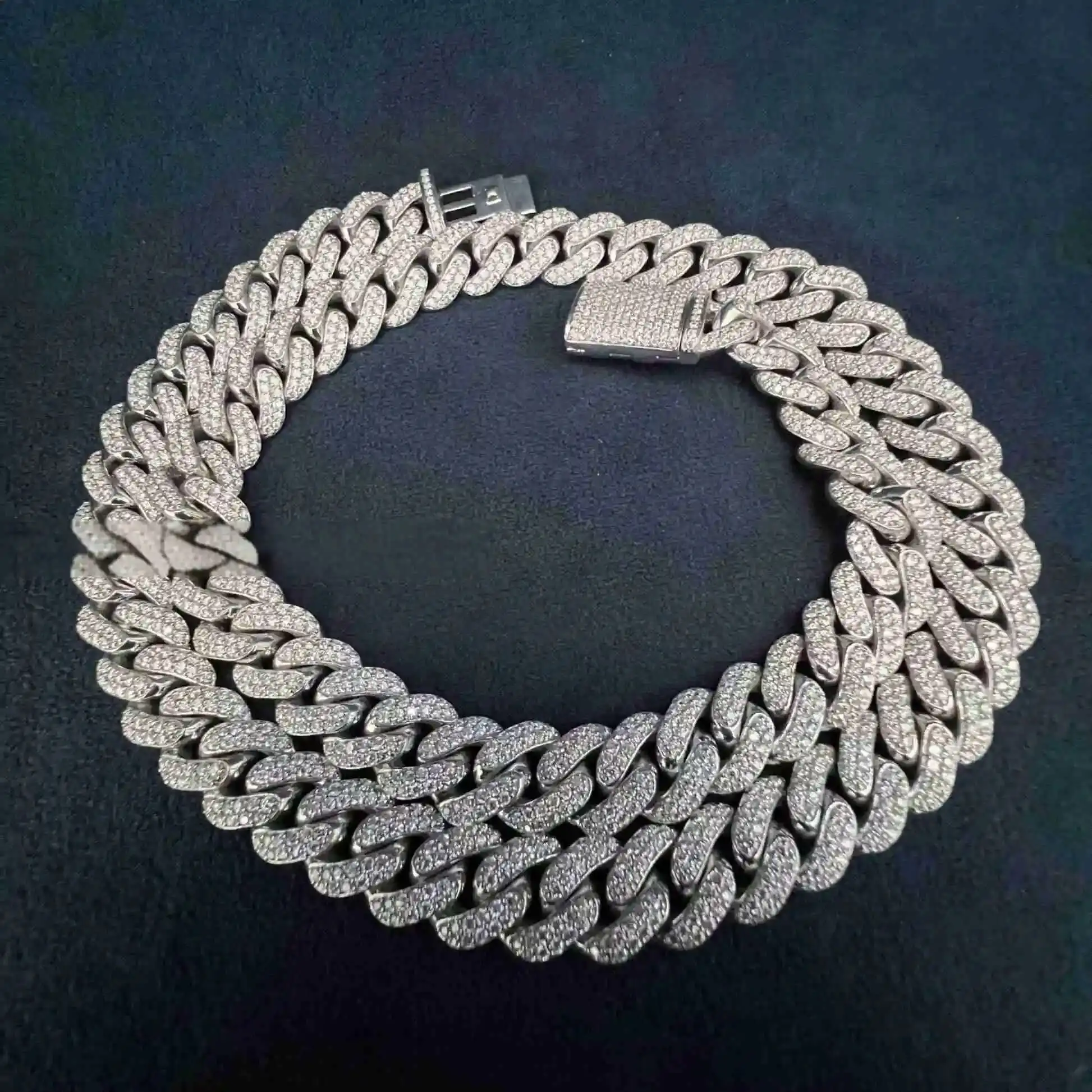 12MM Miami Cuban Link VVS Moissanite 925 Gold Plated Custom Moissanite Cuban Link Chain
12MM Miami Cuban Link VVS Moissanite 925 Gold Plated Custom Moissanite Cuban Link Chain