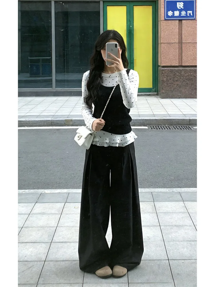 Korean Style Sweet Polka Dot Ruffle Hem Base Shirt Women's Black Vest Spring Draping Wide Leg Pants Set Fashionable Three-Pie...
Korean Style Sweet Polka Dot Ruffle Hem Base Shirt Women's Black Vest Spring Draping Wide Leg Pants Set Fashionable Three-Pie...