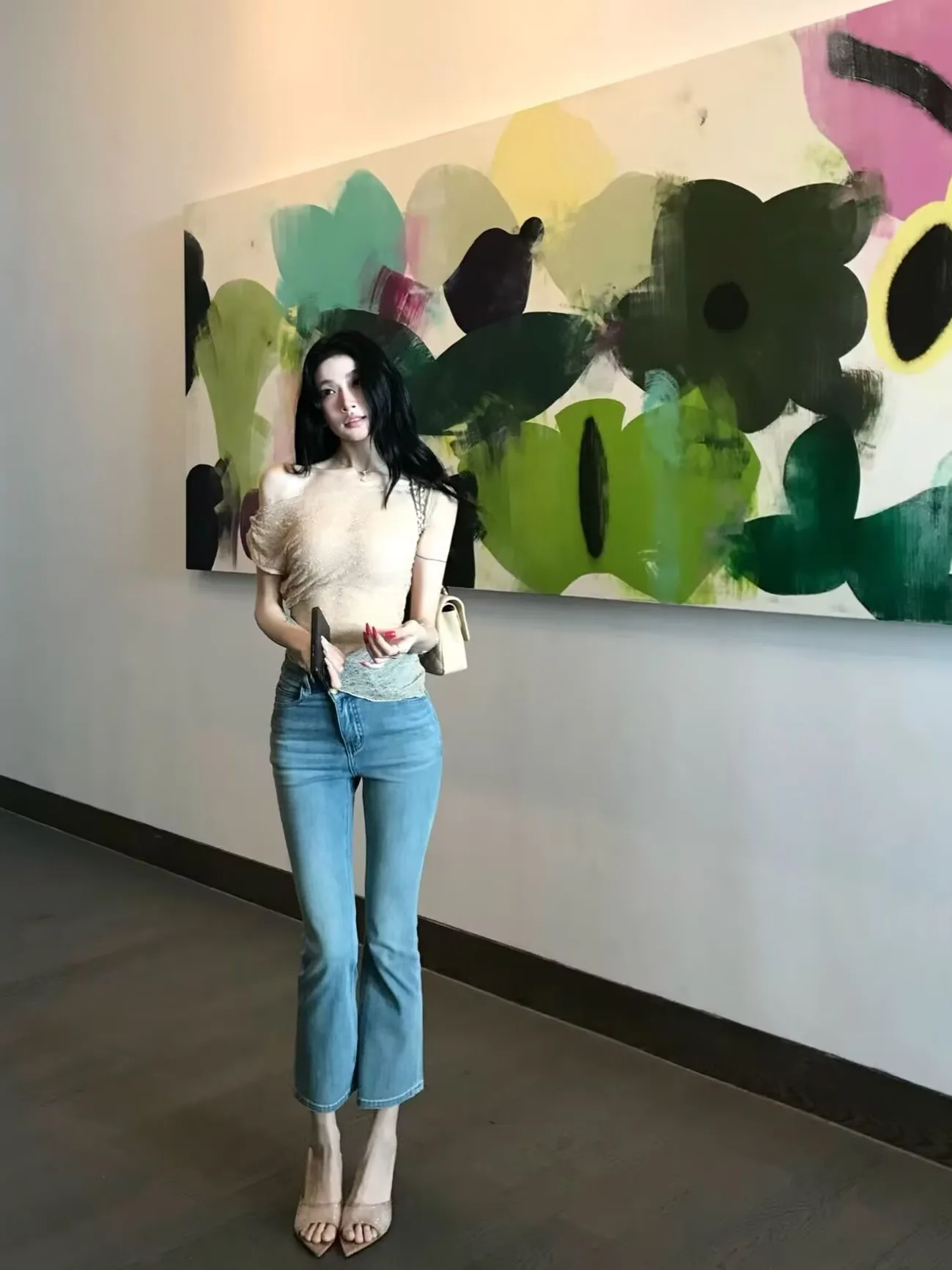 Soft Elastic Slim Fit Vintage Light Blue Nine Points Jeans V Waist Plump Hips Versatile Micro Flared Pants Women's Fashion
Soft Elastic Slim Fit Vintage Light Blue Nine Points Jeans V Waist Plump Hips Versatile Micro Flared Pants Women's Fashion