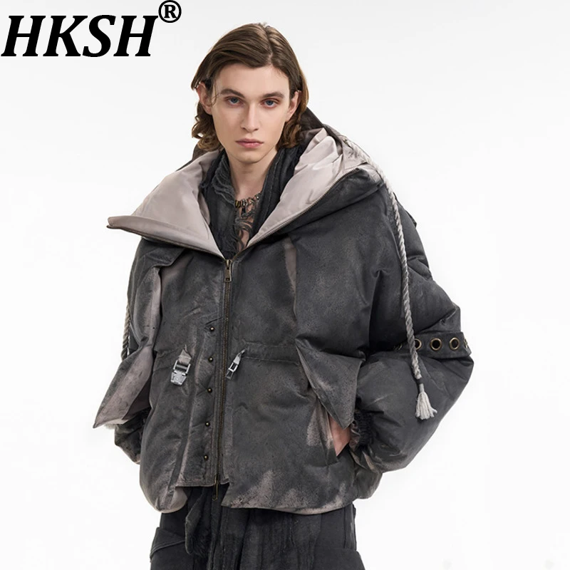 HKSH Новая зимняя мужская куртка в стиле ретро с деконструированными заклепками и капюшоном на белом утином пуху, трендовое модное тяжелое стеганое пальто в стиле панк HK14553
HKSH Новая зимняя мужская куртка в стиле ретро с деконструированными заклепками и капюшоном на белом утином пуху, трендовое модное тяжелое стеганое пальто в стиле панк HK14553