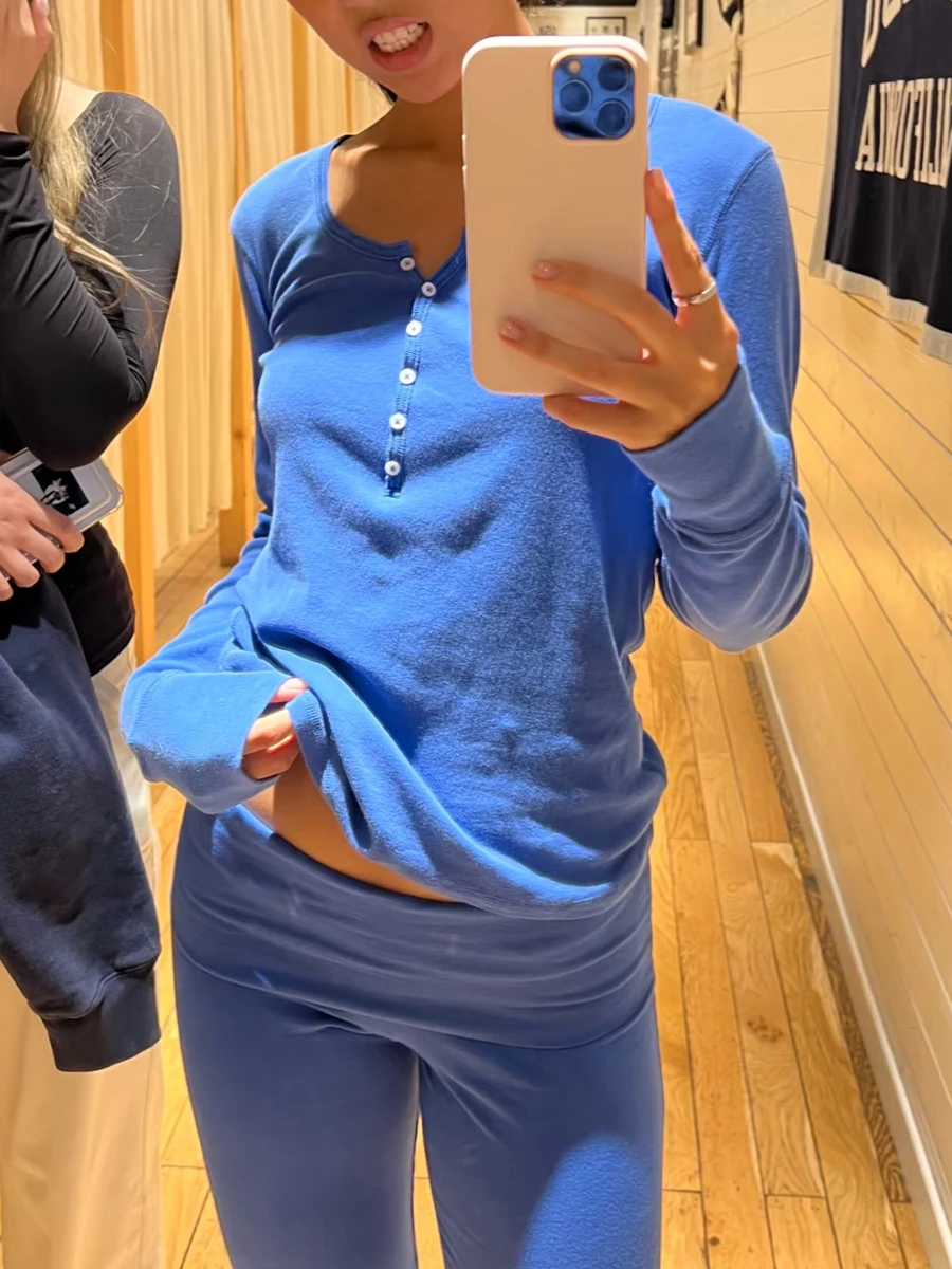 New Six Buttons Royal Blue Slim T-shirts Women Round Neck Cotton Long Sleeve T Shirt Autumn Vintage Simple Slim Tee Tops Y2k
New Six Buttons Royal Blue Slim T-shirts Women Round Neck Cotton Long Sleeve T Shirt Autumn Vintage Simple Slim Tee Tops Y2k