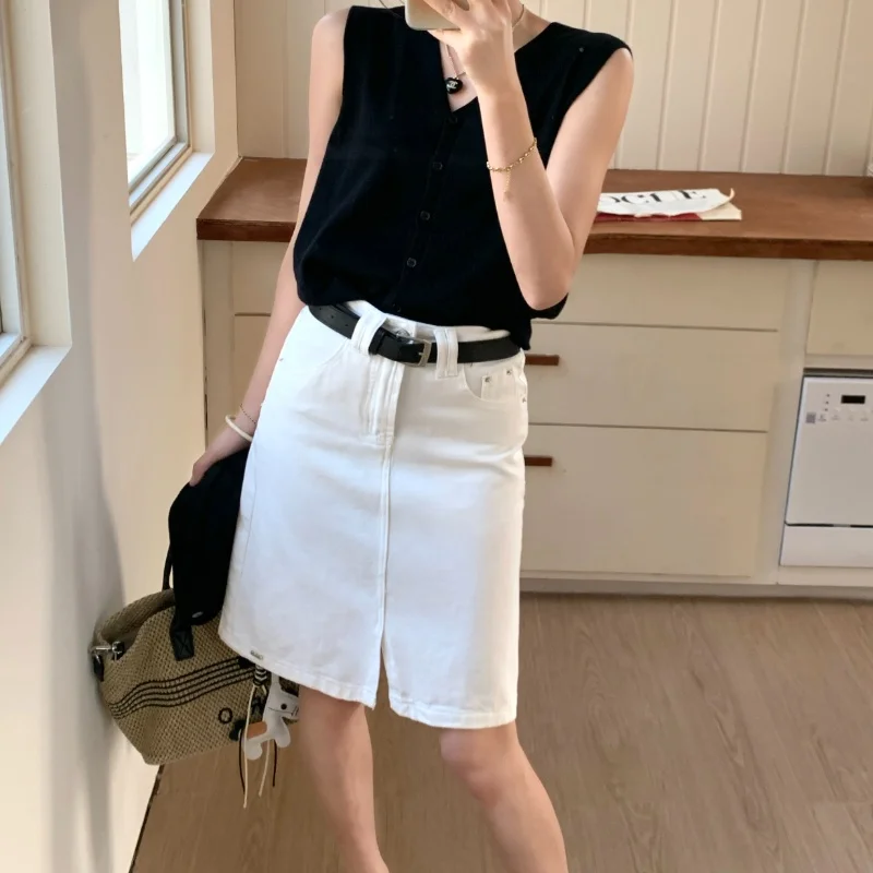 Women's Off White With Belt Denim Mini Skirts Summer 2026 Fashion High Waisted Casual Split A-line Jeans Skirt Female
Women's Off White With Belt Denim Mini Skirts Summer 2026 Fashion High Waisted Casual Split A-line Jeans Skirt Female
