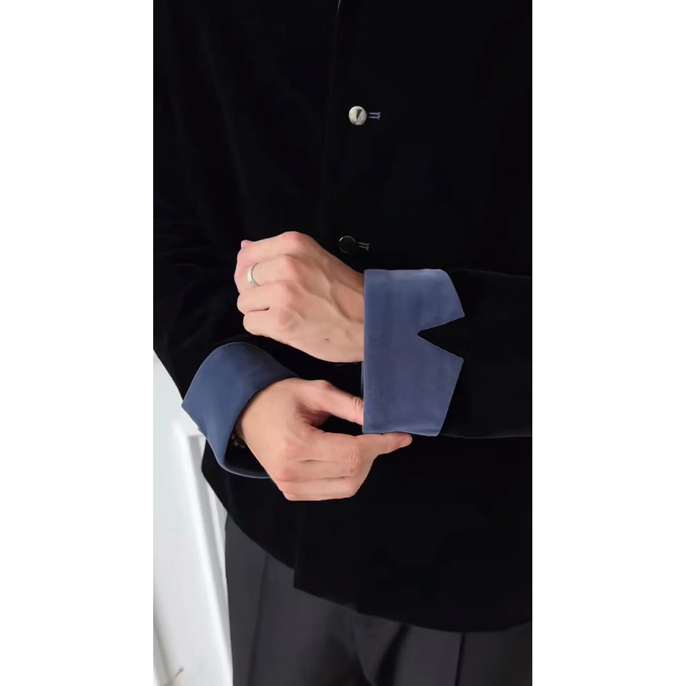 New Chinese Sle Color Blo Velvet ort Jaet Men's Loose Slimming Autumn Outerwear Satin Surface Faionable Ele 
New Chinese Sle Color Blo Velvet ort Jaet Men's Loose Slimming Autumn Outerwear Satin Surface Faionable Ele