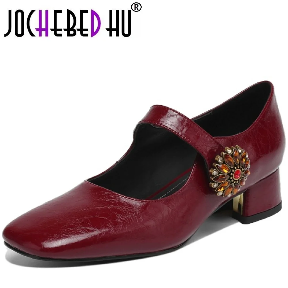 【JOCHEBED HU】Обувь ручной работы из натуральной кожи, мягкие и удобные, уникальные туфли Personali на среднем каблуке с квадратной головкой
【JOCHEBED HU】Обувь ручной работы из натуральной кожи, мягкие и удобные, уникальные туфли Personali на среднем каблуке с квадратной головкой