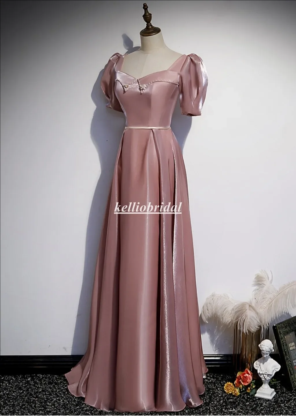 Customized Skin Pink Evening Party Dresses With Short Sleeves Lace Up back Fashion Formal Women Party Gown With Belt QR013
Customized Skin Pink Evening Party Dresses With Short Sleeves Lace Up back Fashion Formal Women Party Gown With Belt QR013