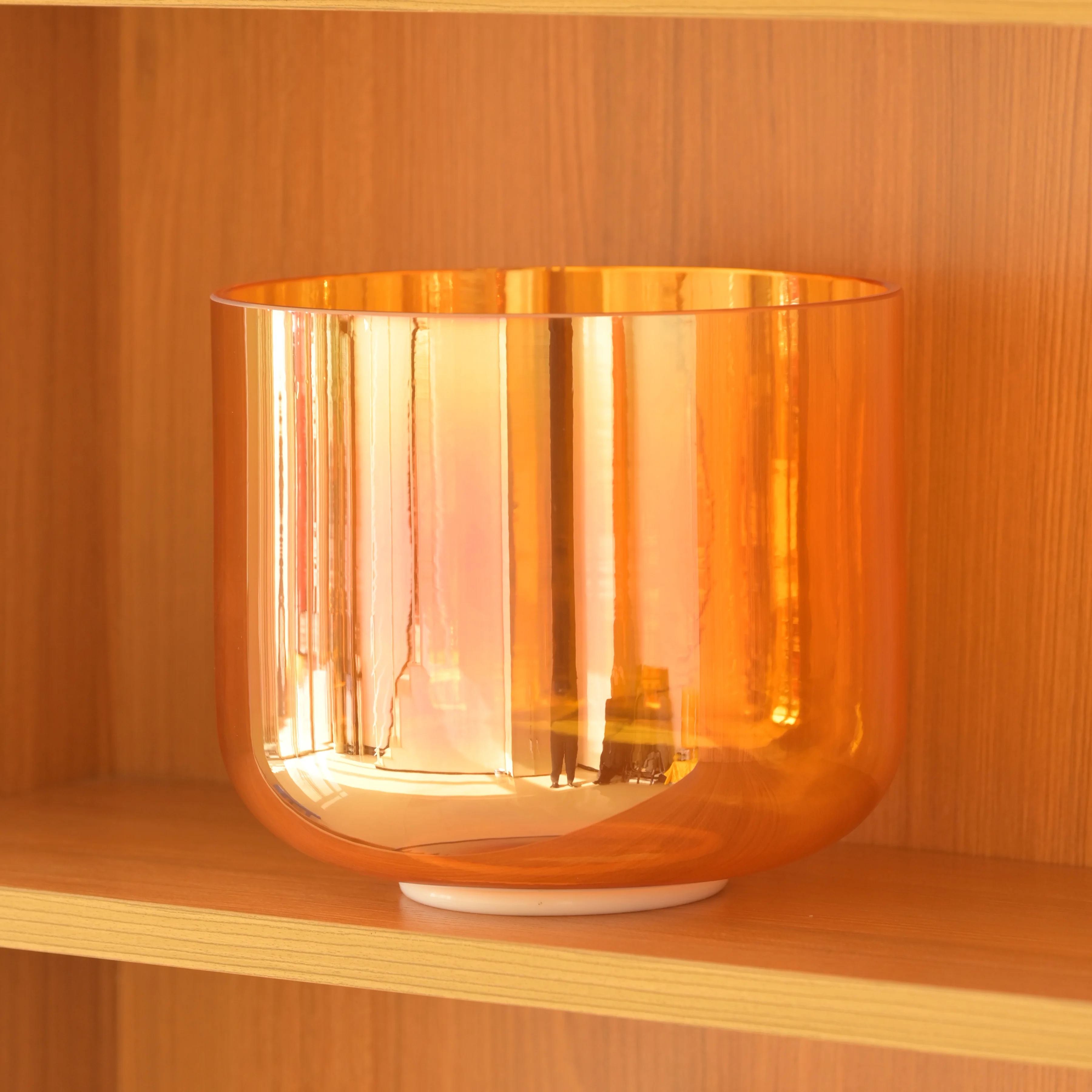 Transparent crystal singing bowl with frequency 440Hz/432Hz for sound healing and chakra balancing
Transparent crystal singing bowl with frequency 440Hz/432Hz for sound healing and chakra balancing