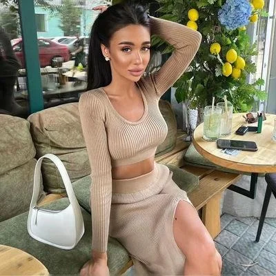 Sexy Knitted Long Sleeve Crop Top And High Split Long Skirt Two Piece Set Women's Fashion Autumn Winter New Arrival Clothing
Sexy Knitted Long Sleeve Crop Top And High Split Long Skirt Two Piece Set Women's Fashion Autumn Winter New Arrival Clothing