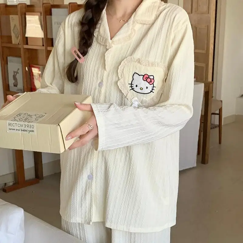 Sanrio Kuromi Girl Leisure Time, кардиган из чистого хлопка, пижамы Kawaii Hello Kitty, модная весенне-осенняя одежда для отдыха, новинка
Sanrio Kuromi Girl Leisure Time, кардиган из чистого хлопка, пижамы Kawaii Hello Kitty, модная весенне-осенняя одежда для отдыха, новинка