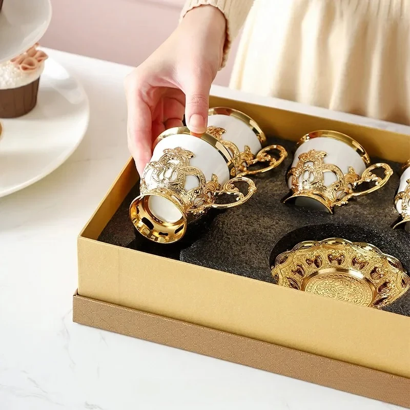 6 Sets 6PCS Gold Trim Coffee Cup Set Porcelain Tea Cups and Saucers Metal Handle for Kitchen Office Party Wedding
6 Sets 6PCS Gold Trim Coffee Cup Set Porcelain Tea Cups and Saucers Metal Handle for Kitchen Office Party Wedding