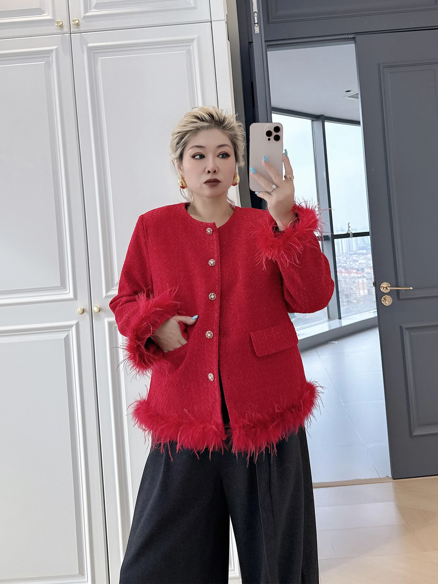 Хлопковая куртка больших размеров из смеси шерсти, теплая Sli, большая женская верхняя одежда, модное зимнее пальто Xiang Sle
Хлопковая куртка больших размеров из смеси шерсти, теплая Sli, большая женская верхняя одежда, модное зимнее пальто Xiang Sle