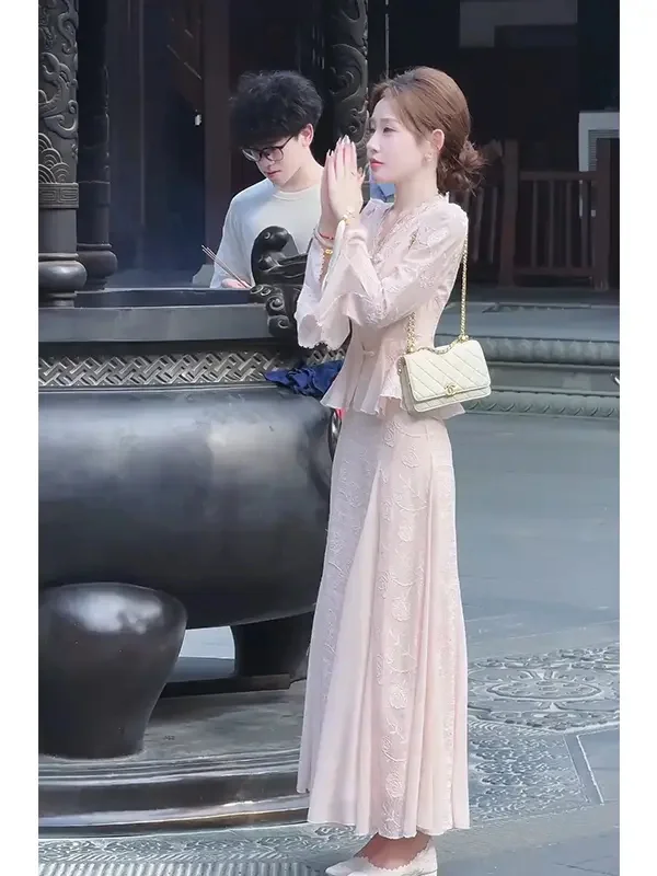 Pink Lace Splice Shirt Skirt Set Women's Fashionable Elegant A-Line Midi Skirt Long Sleeve V-Neck UV Protection Travel Ready
Pink Lace Splice Shirt Skirt Set Women's Fashionable Elegant A-Line Midi Skirt Long Sleeve V-Neck UV Protection Travel Ready