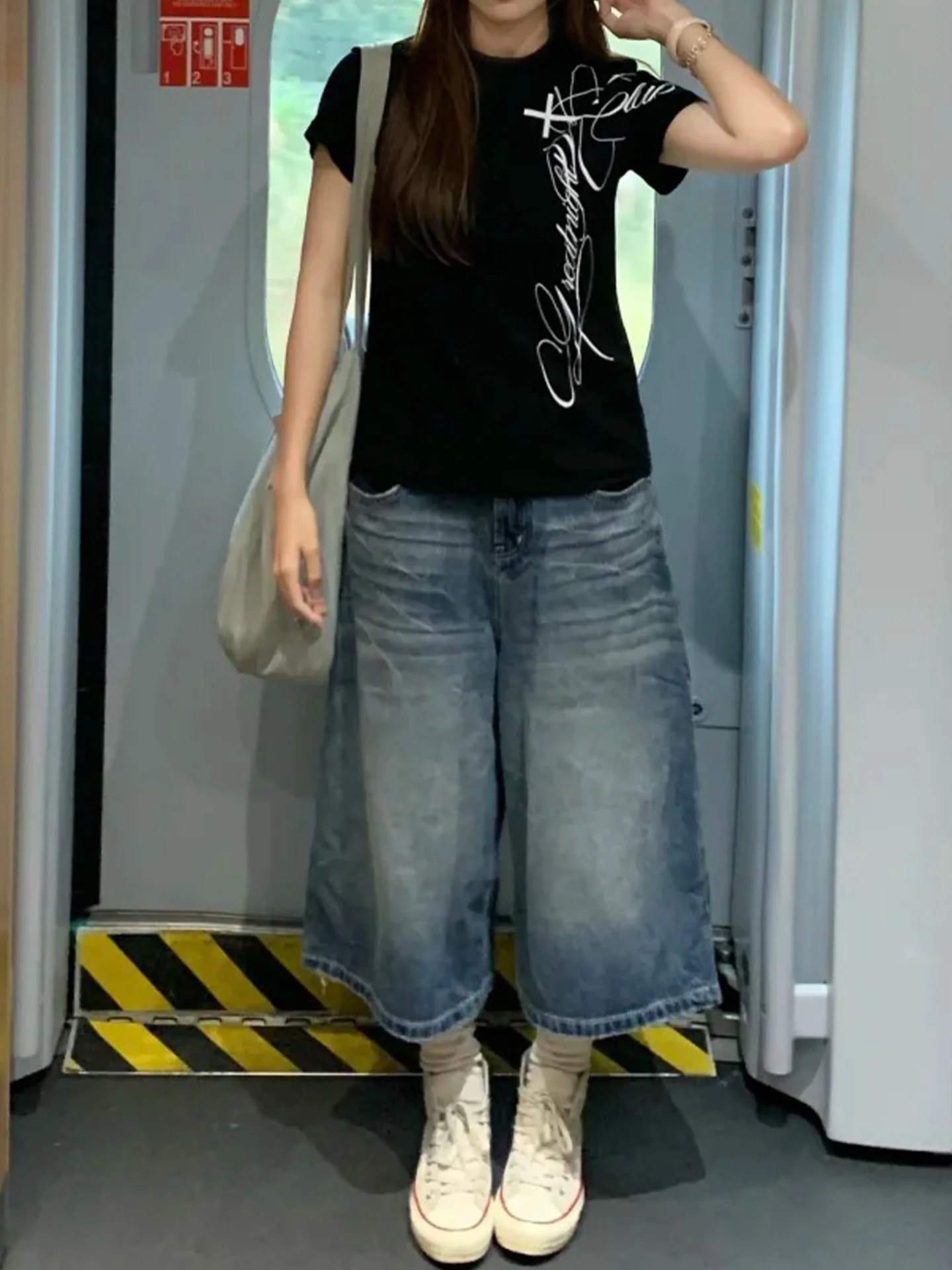 Summer 2026 plus Size American Retro High Waist Wide Leg Loose Slimming Denim Jeans Thin Seven-Foot Ladies Casual Pants
Summer 2026 plus Size American Retro High Waist Wide Leg Loose Slimming Denim Jeans Thin Seven-Foot Ladies Casual Pants
