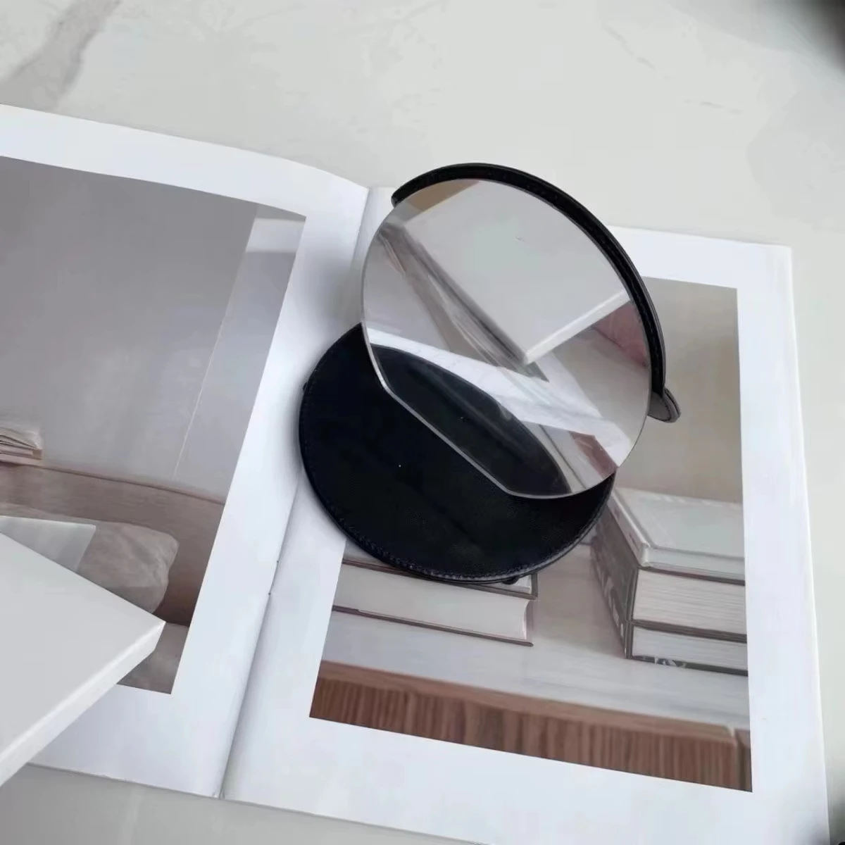 2024C style same round mirror desktop folding three-dimensional round mirror cosmetic mirror carry ins membership points gift
2024C style same round mirror desktop folding three-dimensional round mirror cosmetic mirror carry ins membership points gift