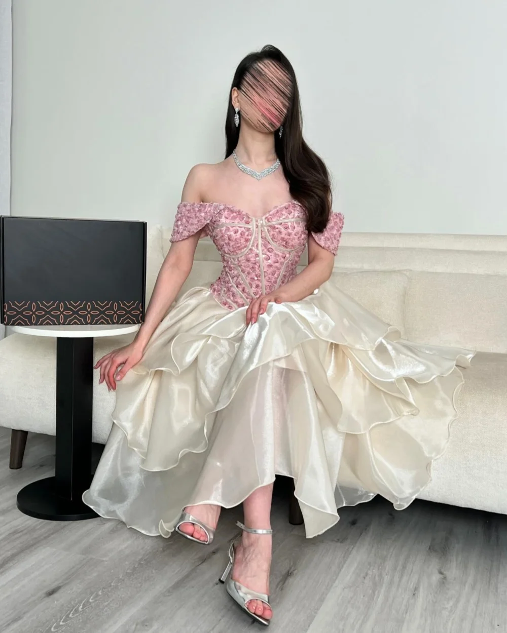 Customized Fashion Women Jersey Handmade Flower Sequined A-Line Evening Dresses Classic Off-the-shoulder Ankle Length Dresses
Customized Fashion Women Jersey Handmade Flower Sequined A-Line Evening Dresses Classic Off-the-shoulder Ankle Length Dresses