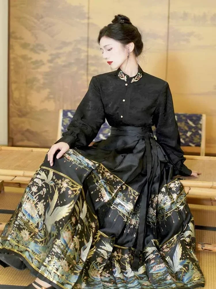 Improved Hanfu Horse Face Skirt Women Chinese Hanfu Horse Face Skirt Red Black Woven Gold Fabric Pleated skirt Plus Size XL
Improved Hanfu Horse Face Skirt Women Chinese Hanfu Horse Face Skirt Red Black Woven Gold Fabric Pleated skirt Plus Size XL