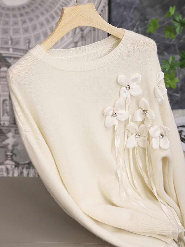 Exquisite 3D Flower Embroidery Heavy Work 100% Wool White Knitted Sweater Women's Fashionable Commute Style Long Sleeve Regul...
Exquisite 3D Flower Embroidery Heavy Work 100% Wool White Knitted Sweater Women's Fashionable Commute Style Long Sleeve Regul...