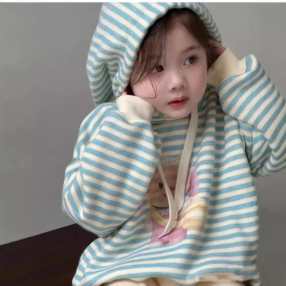 Children's Casual Hoodie Autumn and Winter Girls Loose Hooded Striped and Plush Thick Hoodie without hat rope
Children's Casual Hoodie Autumn and Winter Girls Loose Hooded Striped and Plush Thick Hoodie without hat rope